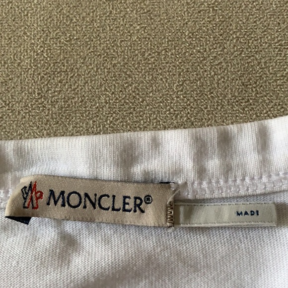 Moncler men’s T-shirt - Picture 2 of 4